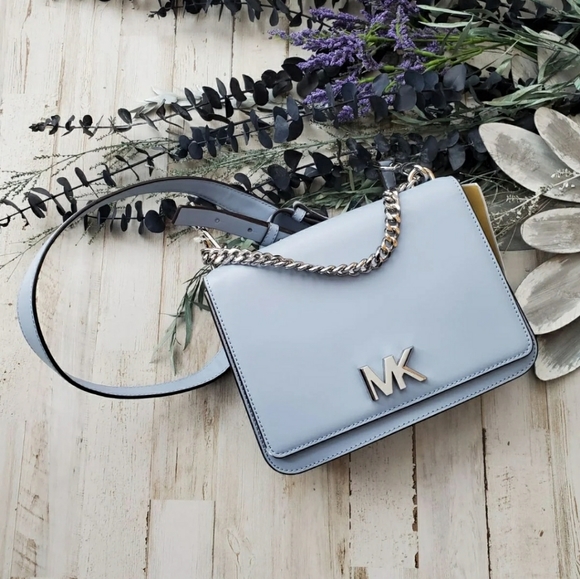 Michael Kors - Picture 1 of 7